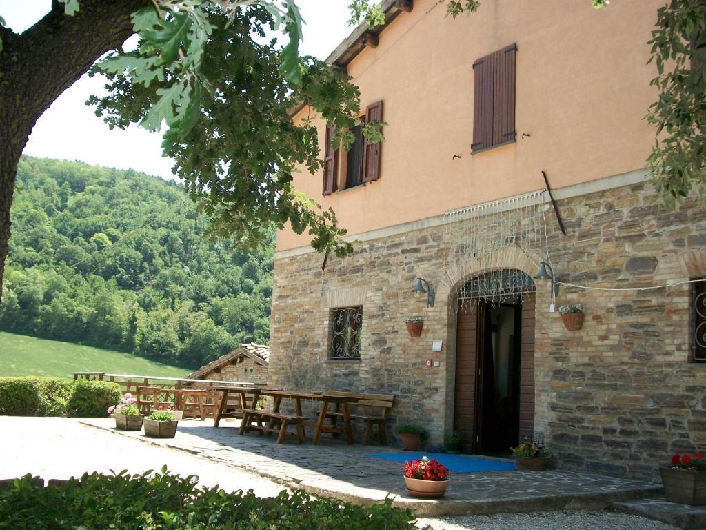 Gasthaus Agriturismo La Caputa Urbania Exterior foto