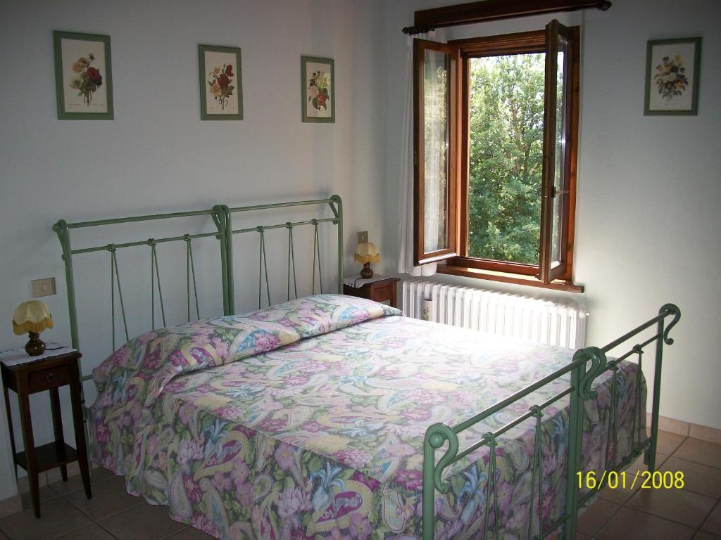 Gasthaus Agriturismo La Caputa Urbania Zimmer foto